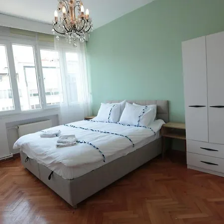 Central Flat Close To Osmanbey Metro In Sisli Apartment
